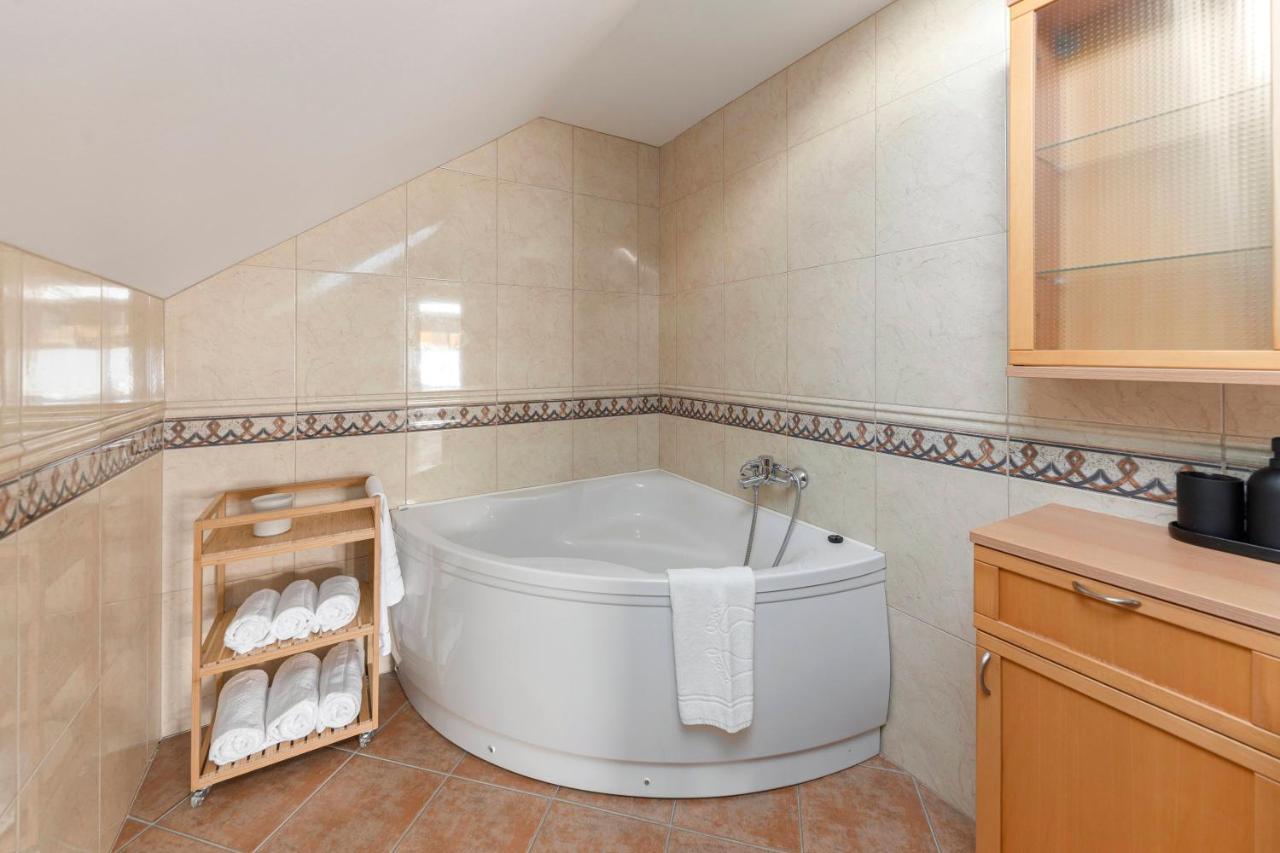 Guest House Struc Slovenj Gradec Esterno foto