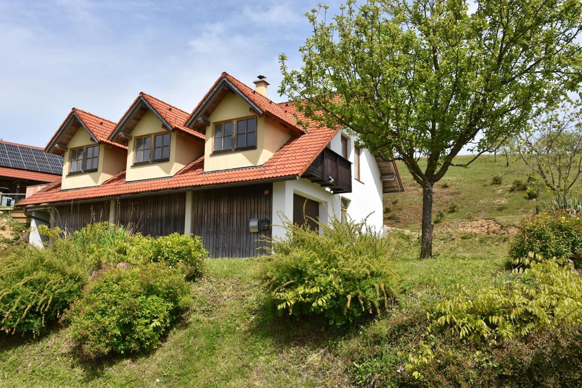 Guest House Struc Slovenj Gradec Esterno foto